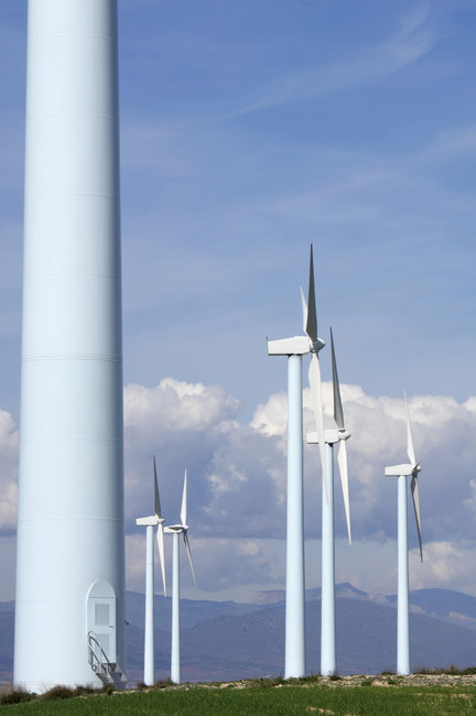 Hörmann - największy w Niemczech przemysłowy odbiorca przedsiębiorstwa energetycznego „naturstrom” - 40 % swojego zapotrzebowania na energię pokrywa certyfikowanym prądem ekologicznym.